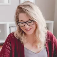 سارا بیات